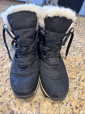 Sorel Women's Black Faux Fur Trim Winter Snow Boots